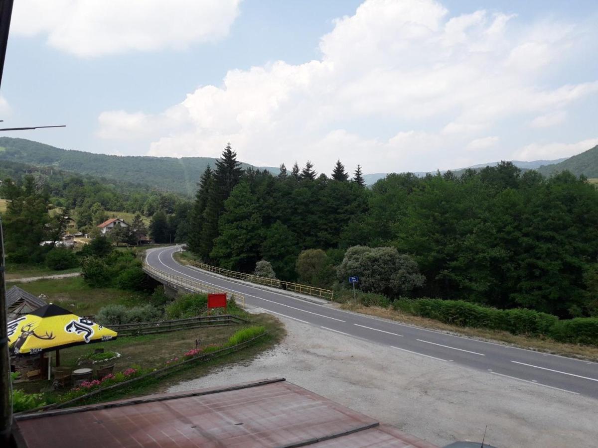 Prenociste Vitas Bed & Breakfast Miljevina Exterior photo